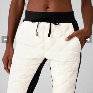 Alo yoga moto puffer pants Airbrush Winter Warm Moto quilted joggers size Small